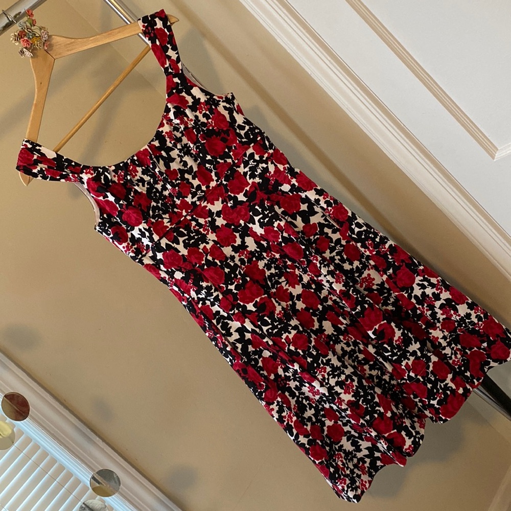 Spring is here and that means DRESSES!! 💐